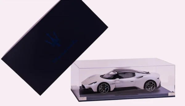 Maserati MC20 (White)4