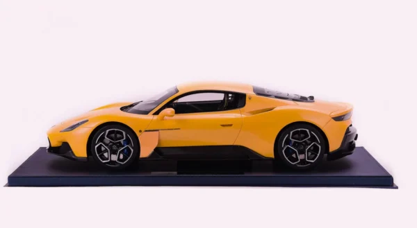 Maserati MC20 (Yellow)3
