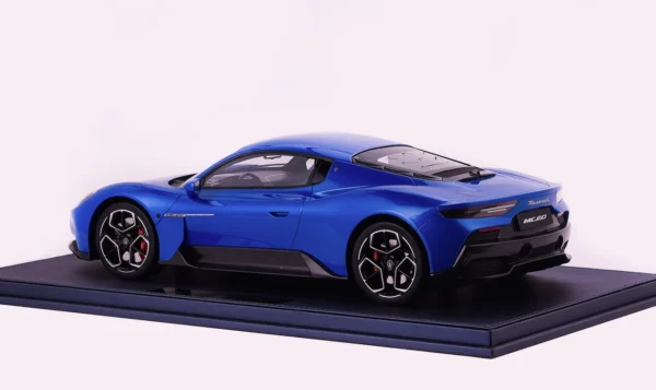 Maserati MC20 blue 2