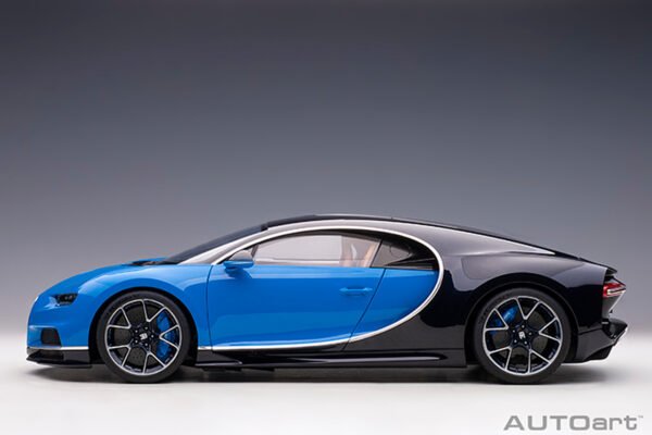1-12 AUTOart Bugatti Chiron (French Racing Blue and Atlantic Blue)