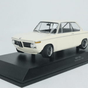 1/18 Minichamps 1970 BMW 2002 Plain Body Version (White) Live Car Model Karson