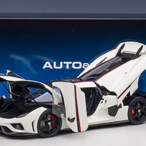1/18 Autoart Koenigsegg Regera (White and Black Carbon) Live Car Model Karson