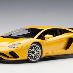1/18 AUTOart Lamborghini Aventador S (New Giallo Orion Metallic Yellow) Live Car Model Karson