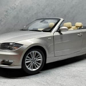 1/18 Dealer Edition BMW 1 Series 120i 125i Cabriolet Convertible 1st Generation (E81/E82/E87/E88; 2004–2011) (Silver) Live Car Model Karson Diecast
