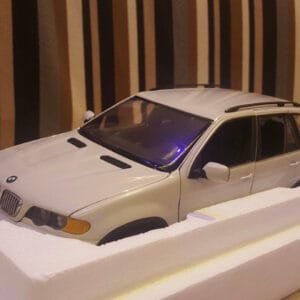 1/18 Kyosho BMW E53 X5 4.4i (White) Live Car Model Karson Diecast (Styrofoam Box Only)