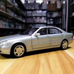 1/18 Mercedes-Benz Mercedes S-Class S-Klasse S600 W220 AMG (Silver) Live Car Model Karson Diecast