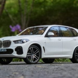 1/18 Norev 2019 2020 BMW X5 G05 (White) Live Car Model Karson Diecast