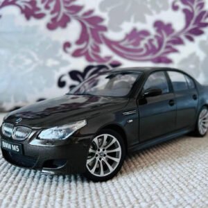 1/18 Kyosho BMW E60 M5 (Black) Live Car Model Karson Diecast