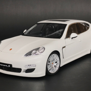 1/18 Welly Porsche Panamera S (White) Live Car Model Karson Diecast