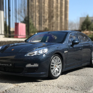 1/18 Welly Porsche Panamera S (Dark Blue) Live Car Model Karson Diecast