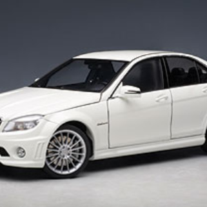 1/18 AUTOart Mercedes-Benz C-Class W204 C63 AMG (White) Live Car Model Karson Diecast