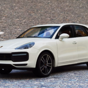 1/18 Minichamps 2017 Porsche Cayenne Turbo S TurboS (White) Live Car Model Karson Diecast