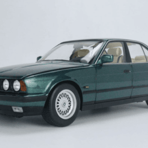 1/18 Minichamps 1988 BMW 535i (E34) (Green) Live Car Model Karson Diecast