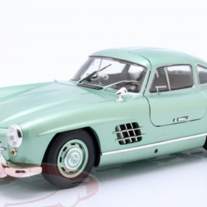 1/18 Minichamps 1955 Mercedes-Benz 300 SL W198 (Light Green Metallic) Live Car Model Karson