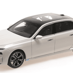 1/18 Minichamps 2022 BMW i7 (Metallic White) Live Car Model Karson Diecast