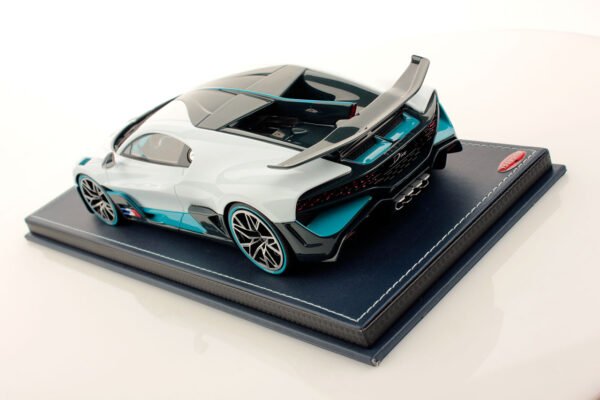 bugatti-divo_04-1__82141.1604859561.jpg