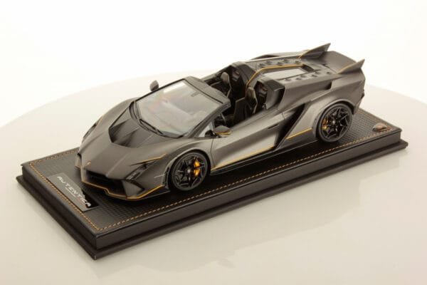 lamborghini-autentica-1-1500x1000-1__95982.1732054926.jpg