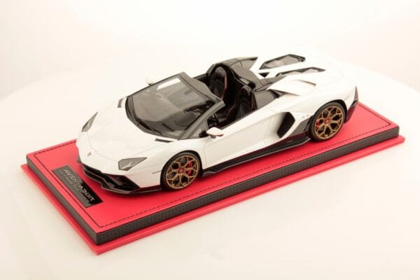 lamborghini-aventador-lp-780-4-ultimae-roadster_01__89032.1653850654.jpg