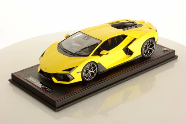 lamborghini-revuelto-1-4__54541.1722832022.jpg