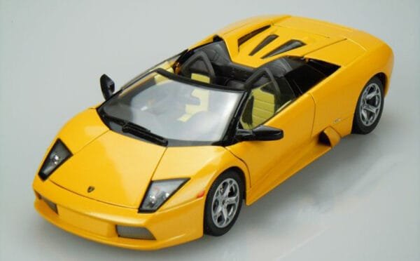 vyr_553lamborghini_murcielago_roadster_yellow_bburago_18diamond_1__73903.1664713432.jpg