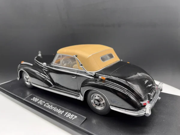 KK Scale 1-18 Mercedes-Benz 300 SC 1957 black yellow