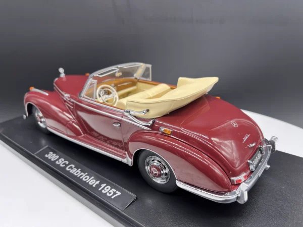 KK Scale 1-18 Mercedes-Benz 300 SC 1957 red