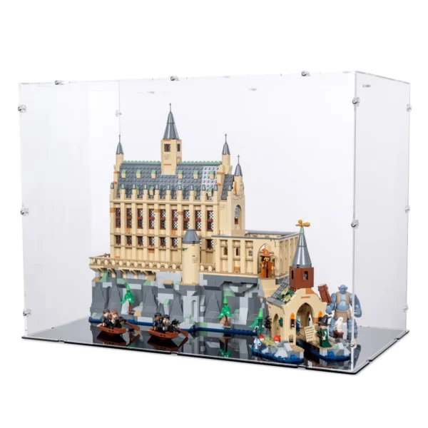 lego-76435-harry-potter-great-hall-76426-boathouse-display-case-01_hue5-ji-1.webp