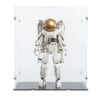 lego-creator-31152-space-astronaut-display-case-03-1.webp