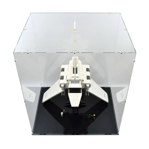 lego-imperial-shuttle-display-with-stand-02-1.webp