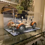 lego-nasa-apollo-roving-vehicle-display-case-01-1.webp