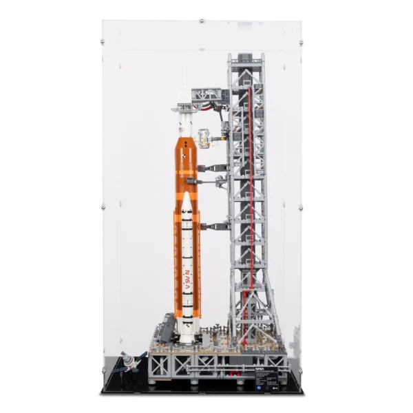 lego-nasa-artemis-launch-system-display-case-03_nblx-h3-1.webp