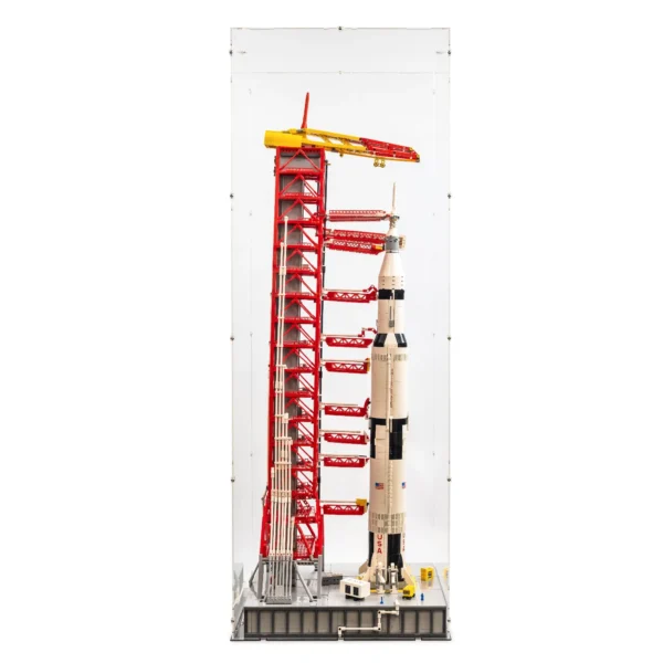 lego-saturn-v-moc-launch-pad-display-case-02_k17w-5s-1.webp