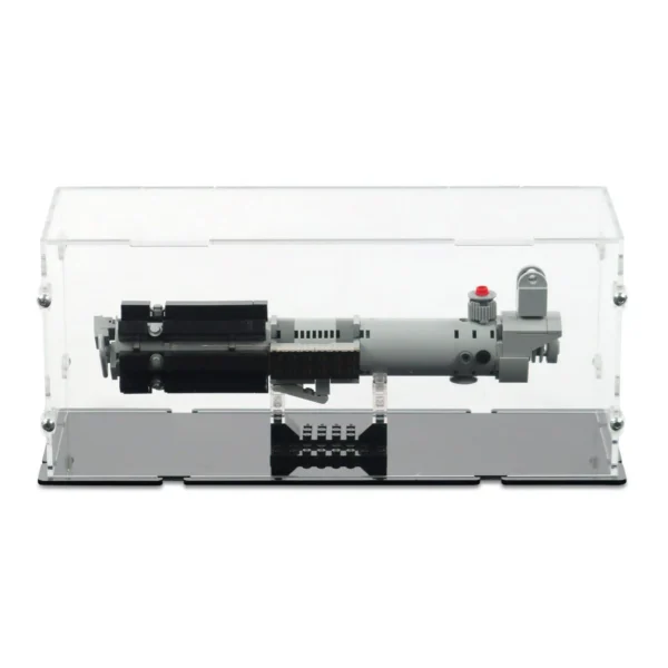 life-size-replica-luke-lightstaber-display-case02-1.webp